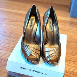 Steve Madden Bronze/Gold Heels